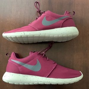 Nike Roshe One SE Bordeaux New DS with Box